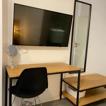A Place 4 U Under Acropolis Apartment