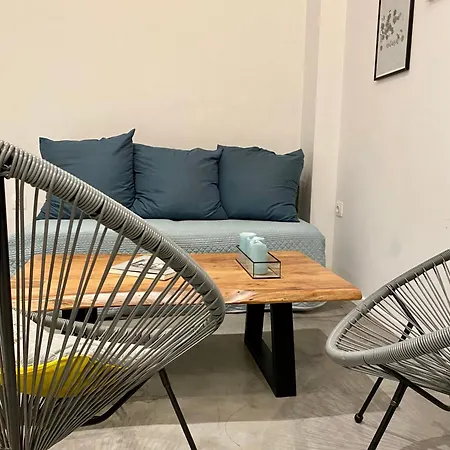 Apartment A Place 4 U Under Acropolis *
